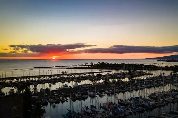 Secluded small group cruise on Hawaii’s blue waters